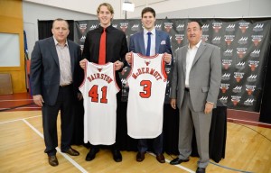 Do último Draft, Doug McDermott e Cameron Bairstow são as novas caras do time. (Foto: NBA.com)