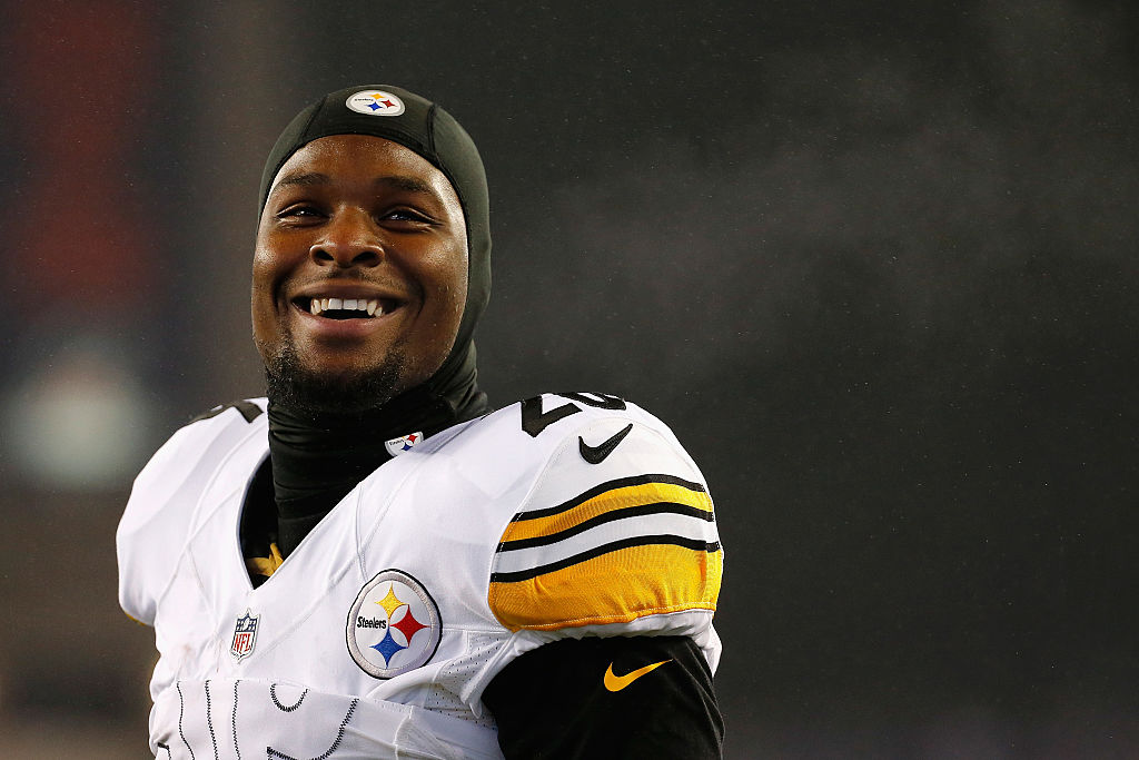 FOXBORO, MA - JANUARY 22: Le'Veon Bell #26 of the Pittsburgh Steelers reacts prior to the AFC Championship Game against the New England Patriots at Gillette Stadium on January 22, 2017 in Foxboro, Massachusetts.