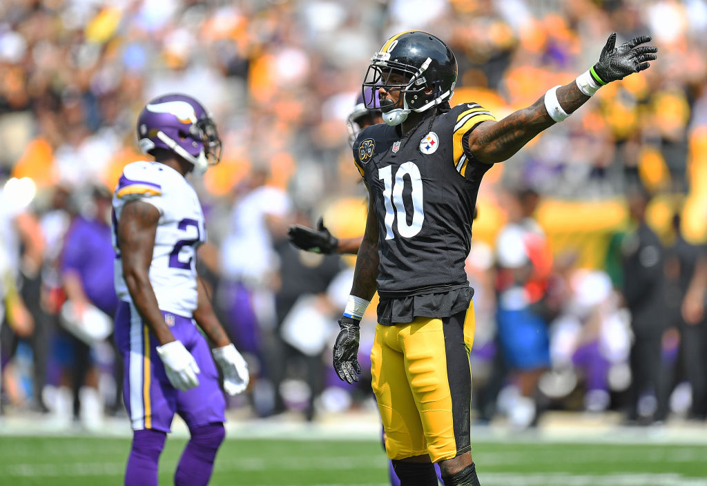PITTSBURGH, PA - SEPTEMBER 17: Martavis Bryant #10 of the Pittsburgh Steelers reacts after a reception for a first down in the first half during the game against the Minnesota Vikings at Heinz Field on September 17, 2017 in Pittsburgh, Pennsylvania