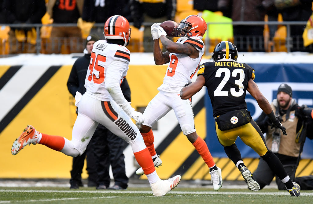 Corey Coleman #19 of the Cleveland Browns cannot come up with a catch while being defended by Mike Mitchell #23 of the Pittsburgh Steelers in the fourth quarter during the game at Heinz Field on December 31, 2017 in Pittsburgh, Pennsylvania.