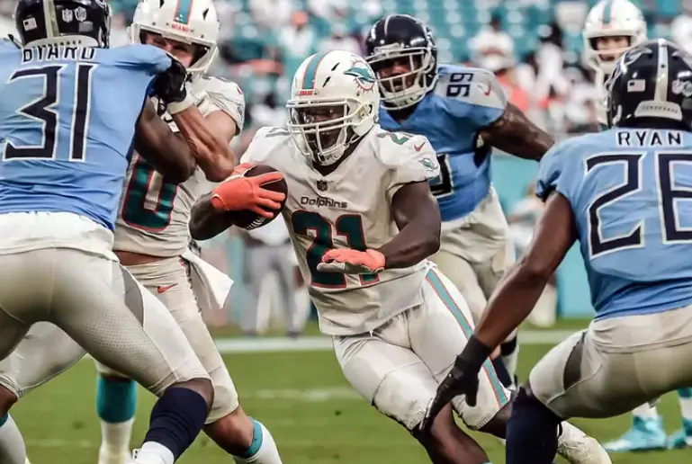 Miami Dolphins vence Tennessee Titans