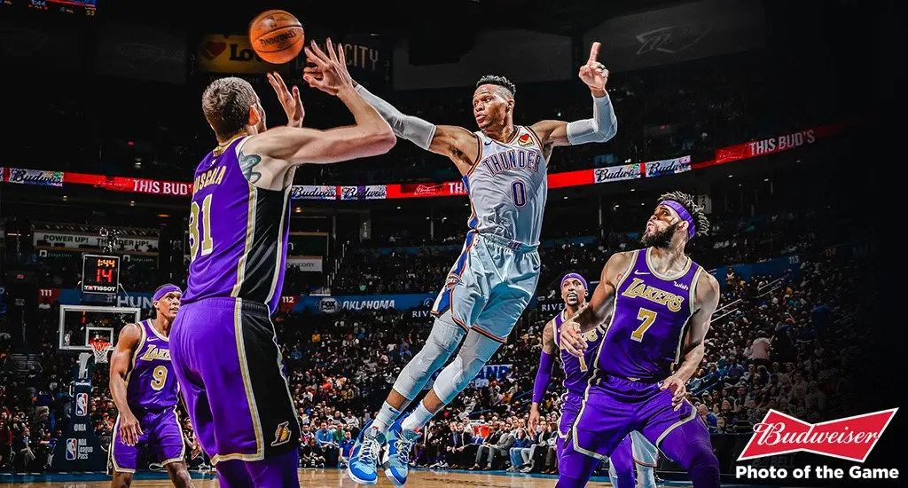 Russell Westbrook atinge marca histórica e Thunder vence Lakers