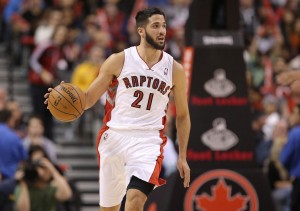 Greivis Vasquez ficará mais duas temporadas no Toronto Raptors (Foto: USA TODAY Sports)