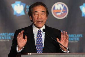 Charlie Wang deve deixar o comando dos Islanders nas mãos dos novos investidores em até dois anos