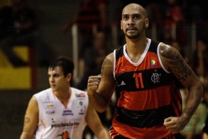 Marquinhos é um dos jogadores do Flamengo com experiência na NBA (Foto: Gazeta Press)