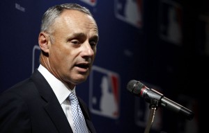 Rob Manfred terá como missão aumentar o conhecimento da marca MLB pelo mundo (Foto: AP)