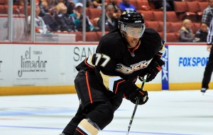 Smith-Pelly foi artilheiro dos Ducks nos playoffs da temporada passada (Foto: Pro Athletes Twistimonials)