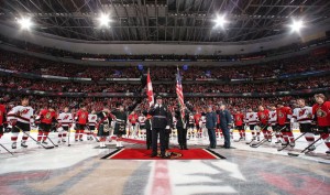 Senators e Devils prestaram homenagem ao soldado vítima dos tiros na cidade (Foto: NHL)