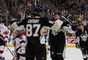 Crosby brilha e marca duas vezes na goleada (Foto: NHL)