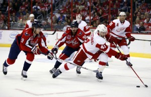 Red Wings conseguem bela virada no 3º período (Foto: AP Photo)