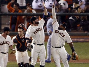San Francisco Giants comemora vitória e igualdade na World Series (Foto: USA Today Sports)