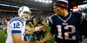 Brady e Luck prometem protagonizar grande jogo no horário nobre de domingo