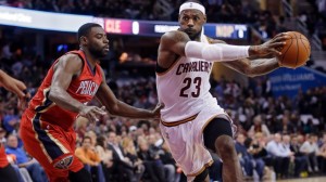 LeBron James passou dos  2 dígitos em 3 quesitos para liderar Cavaliers contra Pelicans (Foto: AP)