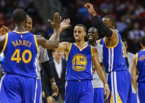 Stephen Curry liderou a vitória dos Warriors ao marcar 34 pontos. (Foto: Bleacher Report)