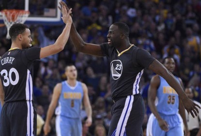 Curry volta, se machuca, mas Warriors batem os Nuggets na prorrogação - The Playoffs