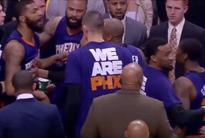 Jogadores dos Suns se desentendem durante partida contra Warriors - The Playoffs