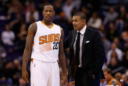 Suns oficializam permanência do técnico Earl Watson - The Playoffs