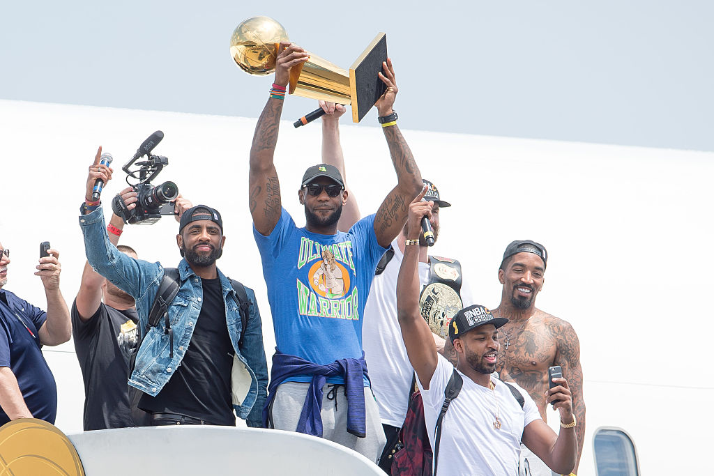 Cleveland Cavaliers chega a Cleveland depois do título da NBA em 2016