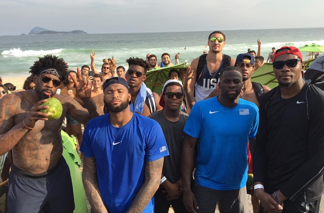 Astros do Team USA visitam praia de Ipanema em dia de folga