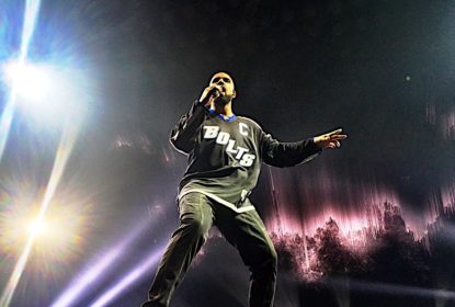 Drake veste jersey do Tampa Bay Lightning em show na Amalie Arena - The Playoffs