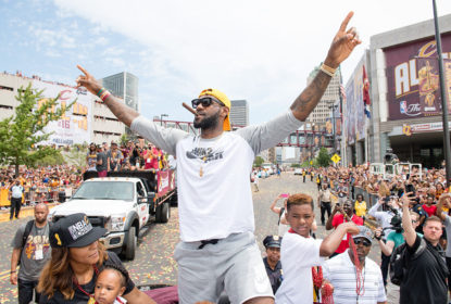 LeBron James confirma renovação de 3 anos com Cleveland Cavaliers - The Playoffs