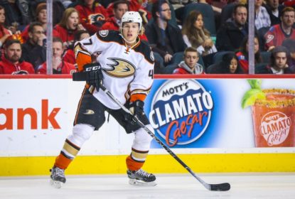 Hampus Lindholm acerta novo contrato com o Anaheim Ducks - The Playoffs
