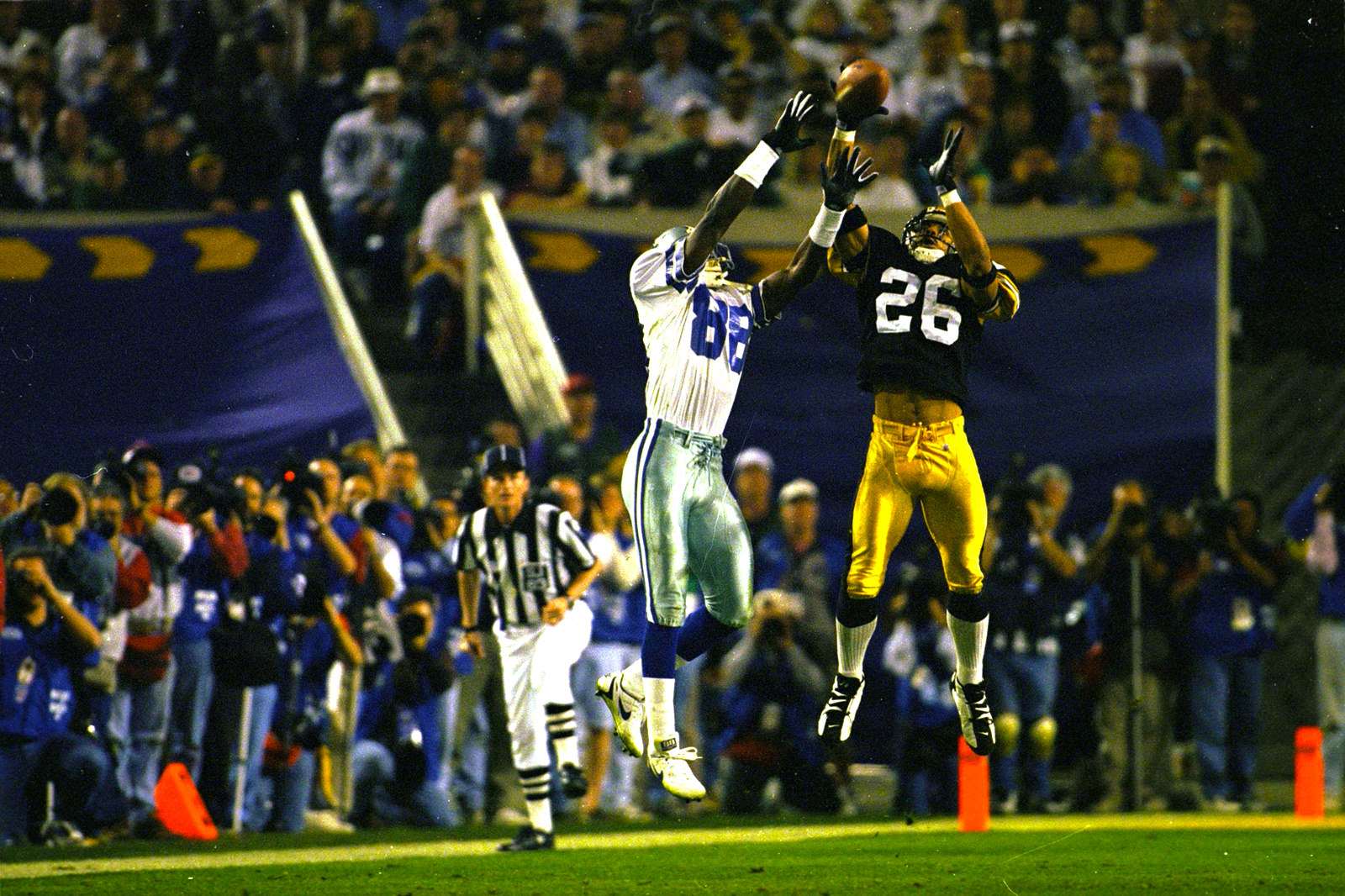 Duelo de três decisões do Super Bowl e há 20 anos, os Cowboys venciam os Steelers na finalíssima do FA