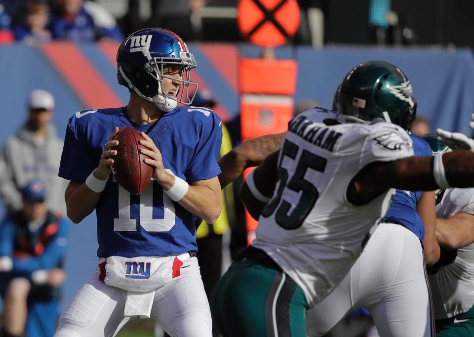 Eli Manning na vitória dos Giants sobre os Eagles na Semana 9 da NFL de 2016.