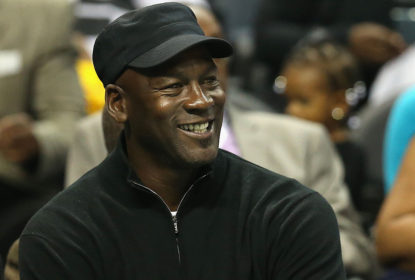 Michael Jordan diz para jogadores do Charlotte Hornets: ‘responsabilizem’ companheiros - The Playoffs