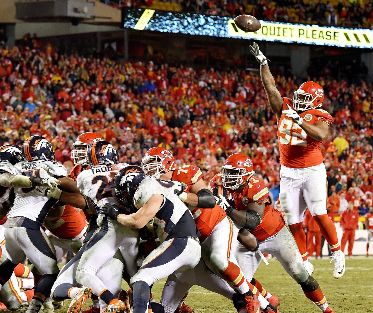 Poe lançou touchdown em vitória dos Chiefs contra Broncos