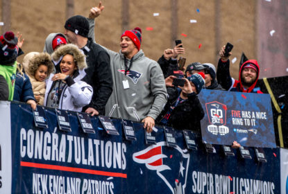 Debaixo de neve, Patriots desfilam nas ruas de Boston - The Playoffs