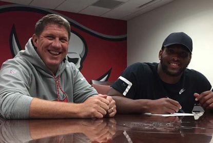 Tampa Bay Buccanners assina com O.J. Howard - The Playoffs