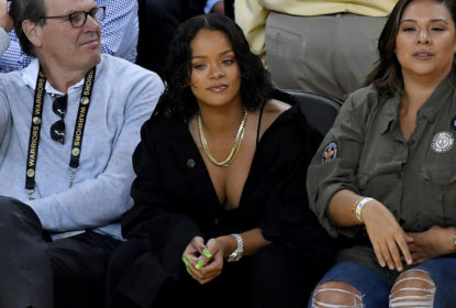 Após arremesso, Kevin Durant se ‘estranha’ com Rihanna no jogo 1 da finais da NBA - The Playoffs