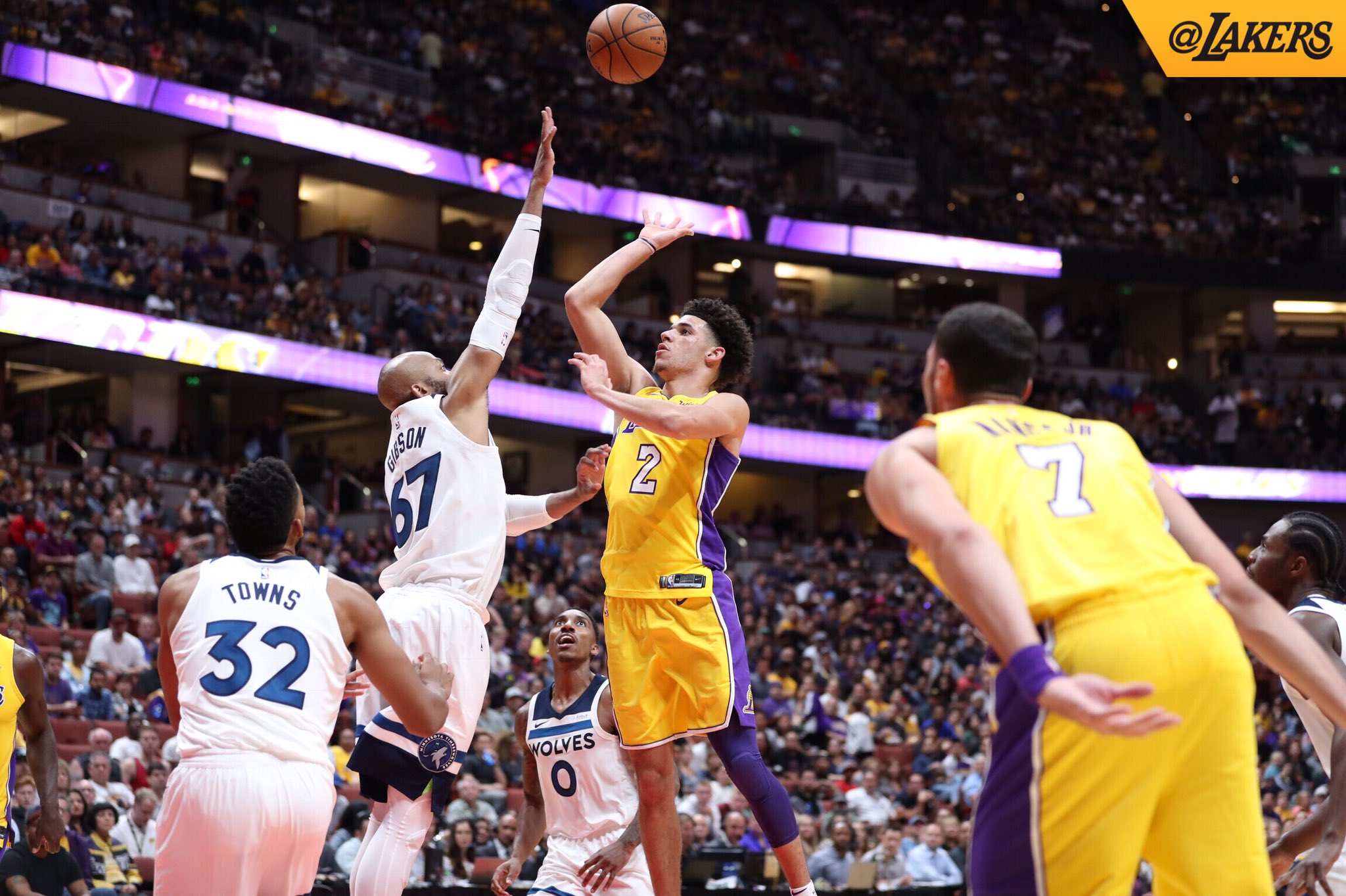 Lonzo Ball - Minnesota Timberwolves - Los Angeles Lakers