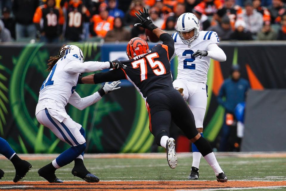 Jordan Willis bloqueia punt do Indianapolis Colts na vitória do Cincinnati Bengals na Semana 8 da NFL.
