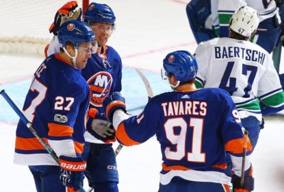 Islanders vencem Canucks e chegam a sua quarta vitória consecutiva - The Playoffs