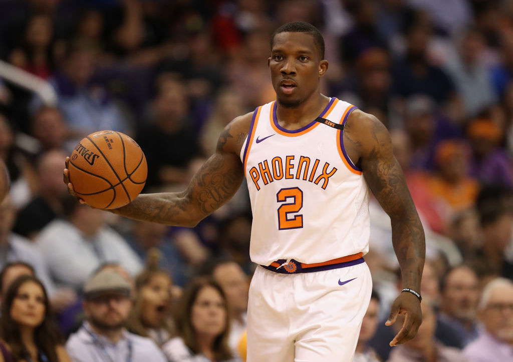 PHOENIX, AZ - OCTOBER 18: Eric Bledsoe #2 of the Phoenix Suns handles the ball during the first half of the NBA game ao at Talking Stick Resort Arena on October 18, 2017 in Phoenix, Arizona