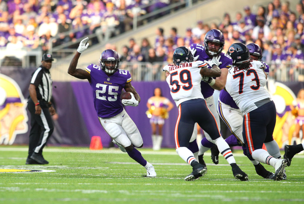 MINNEAPOLIS, MN - DECEMBER 31: Latavius Murray #25 of the Minnesota Vikings carries the ball in the first half of the game against the Chicago Bears on December 31, 2017 at U.S. Bank Stadium in Minneapolis, Minnesota.