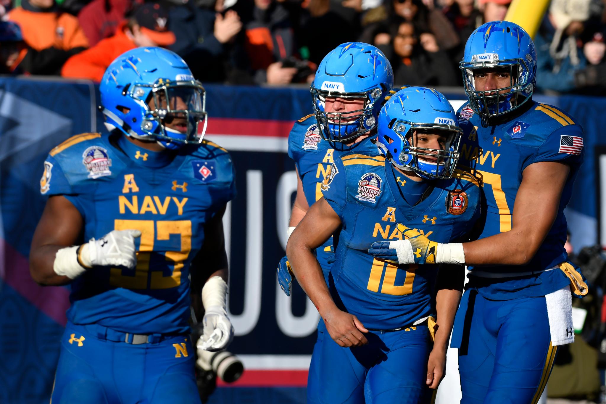 Navy Midshipmen domina Virginia Cavaliers e vence Military Bowl