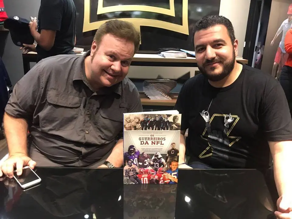 Paulo Mancha e Eduardo Zolin lançam livro "Guerreiros da NFL"