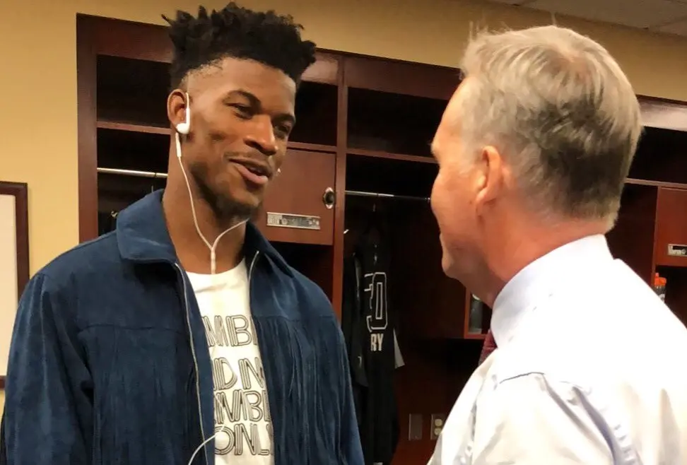 Jimmy Butler e Mike D'Antoni antes do All-Star Game 2018