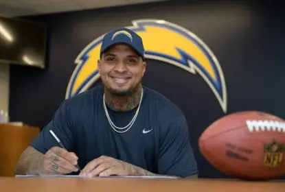 Mike Pouncey assina contrato com o Los Angeles Chargers - The Playoffs