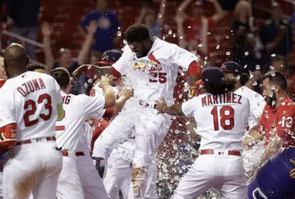 Com walk-off HR de Dexter Fowler, Cardinals derrotam Cubs - The Playoffs