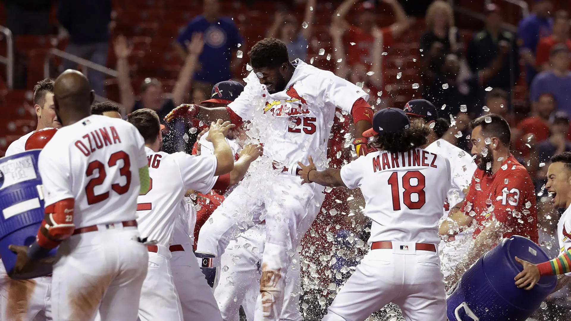 Com walk-off HR de Dexter Fowler, Cardinals derrotam Cubs