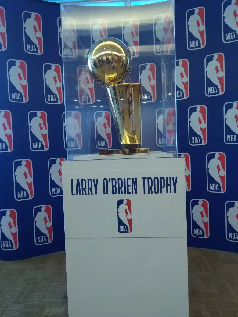 O troféu Larry O'Brien, da NBA