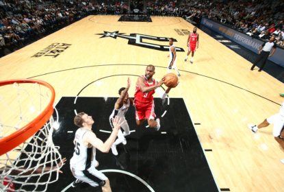 Houston Rockets derrota San Antonio Spurs liderado por James Harden - The Playoffs