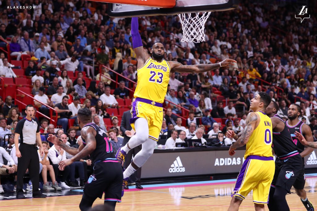 LeBron lidera Lakers em vitória sobre o Heat