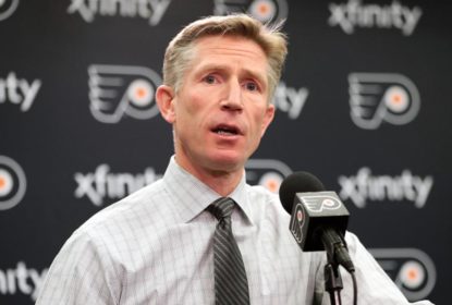 Após começo de temporada fraco, Flyers demitem técnico Dave Hakstol - The Playoffs