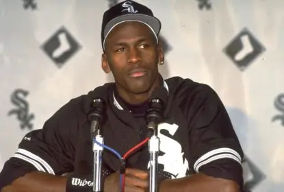 Em 1994, Oakland Athletics ofereceu contrato a Michael Jordan para atuar na MLB - The Playoffs