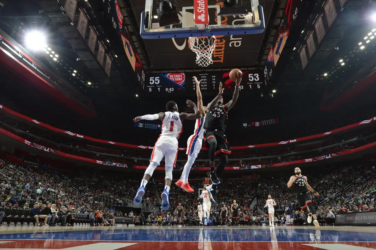 Pistons vencem Raptors e ficam cada vez mais próximos da vaga nos playoffs